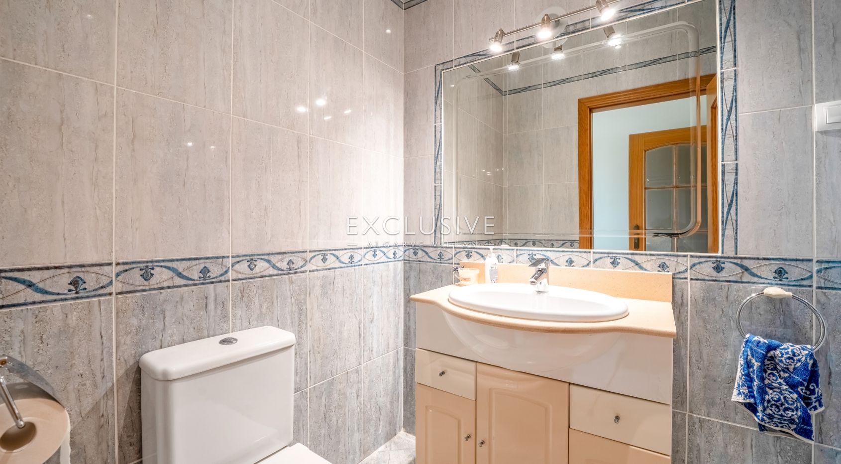 Sea View Villa in Santa Eulália, Walking Distance to the Beach, Albufeira