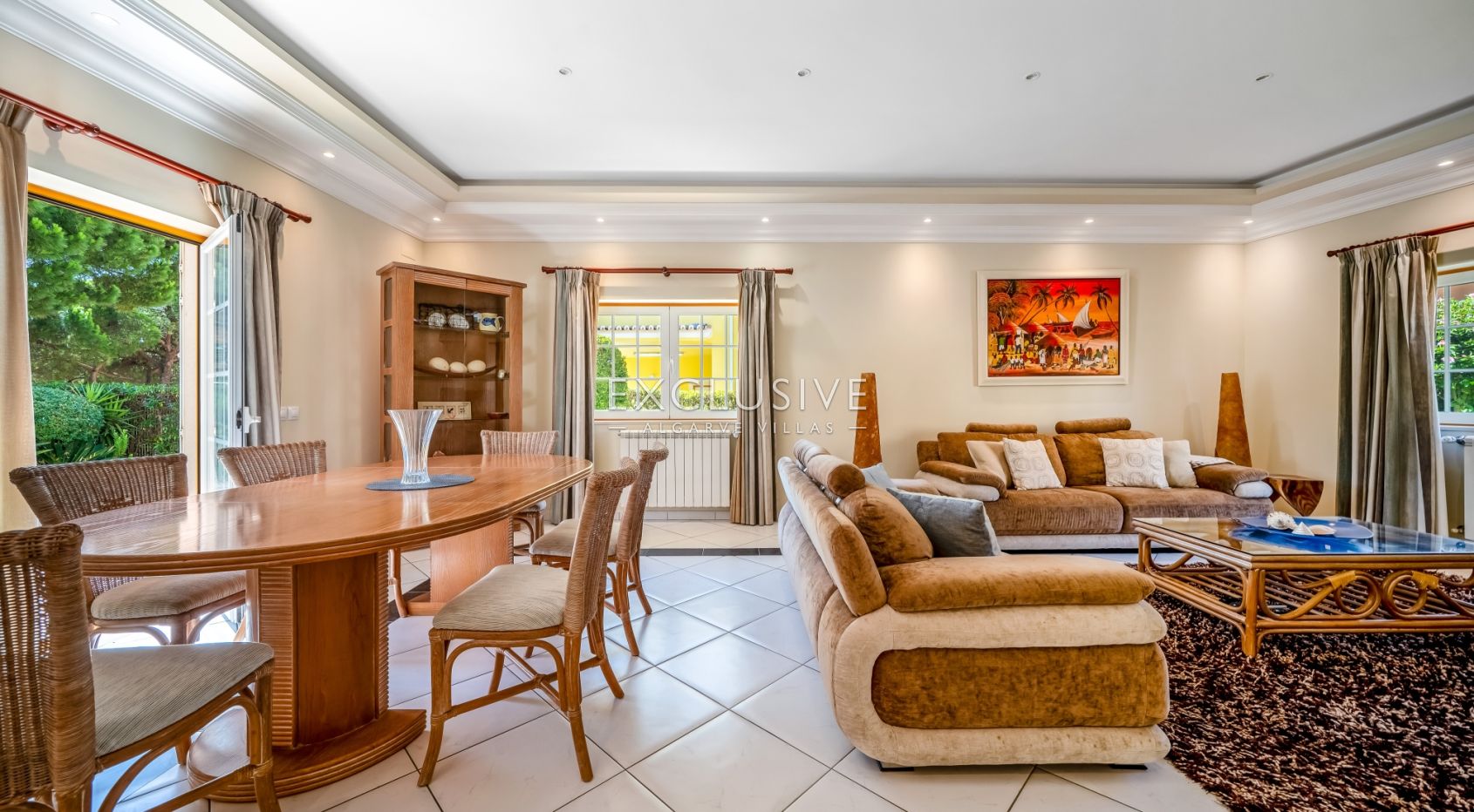 Sea View Villa in Santa Eulália, Walking Distance to the Beach, Albufeira