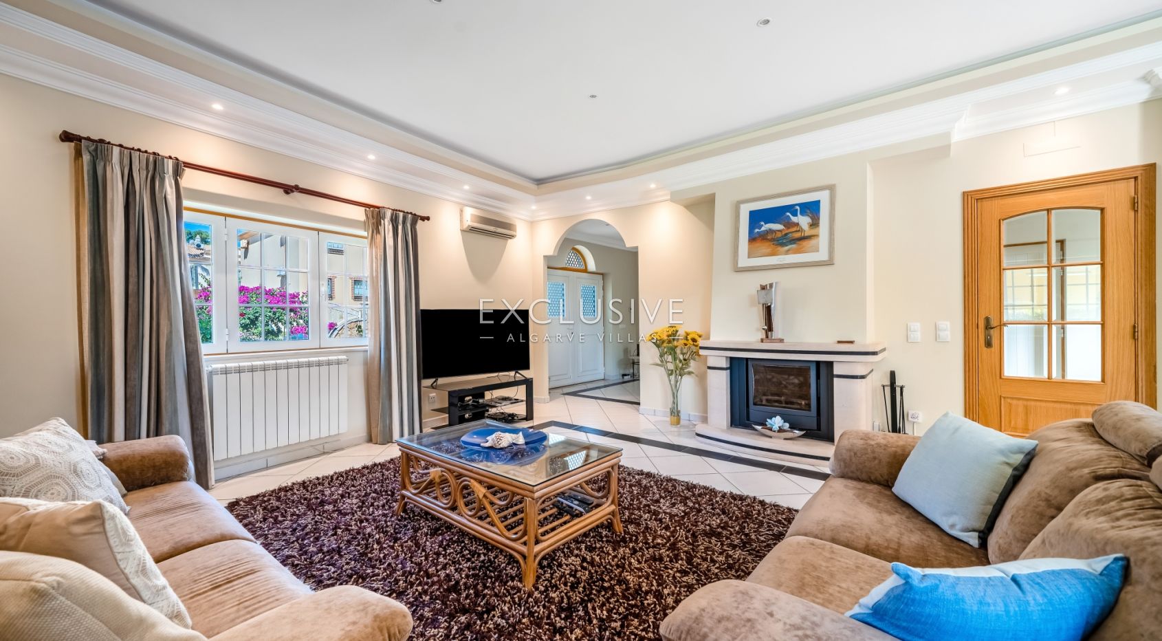 Sea View Villa in Santa Eulália, Walking Distance to the Beach, Albufeira