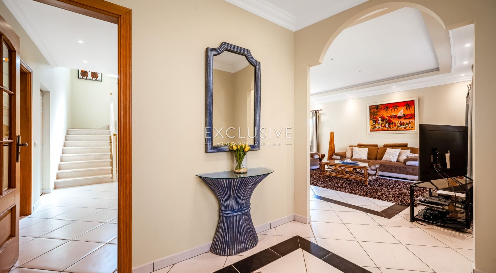 Sea View Villa in Santa Eulália, Walking Distance to the Beach, Albufeira