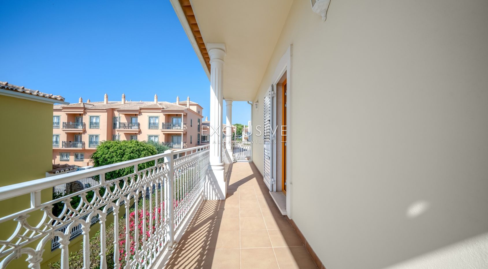 Sea View Villa in Santa Eulália, Walking Distance to the Beach, Albufeira