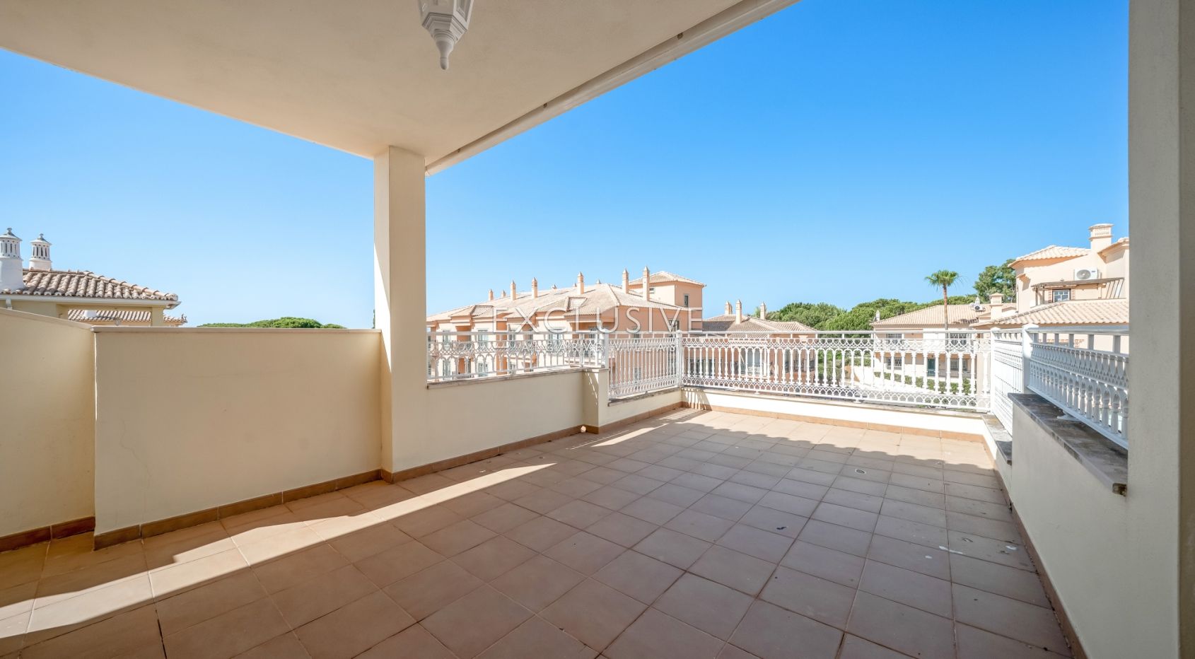 Sea View Villa in Santa Eulália, Walking Distance to the Beach, Albufeira