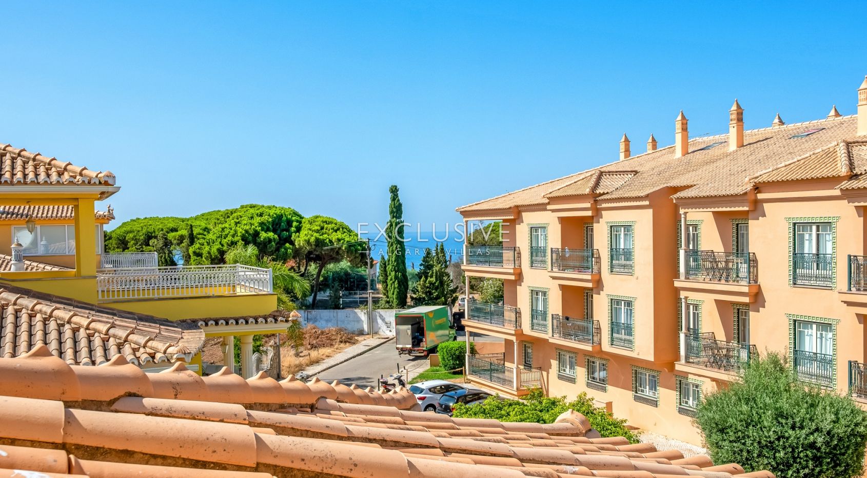 Sea View Villa in Santa Eulália, Walking Distance to the Beach, Albufeira