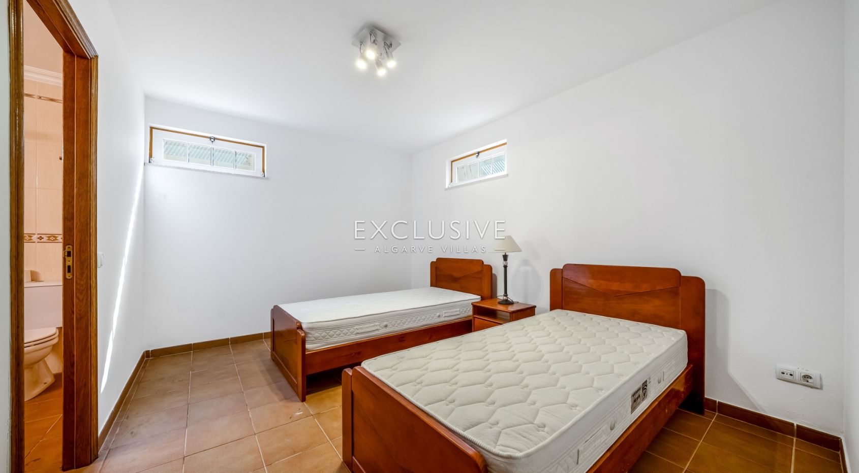 Sea View Villa in Santa Eulália, Walking Distance to the Beach, Albufeira