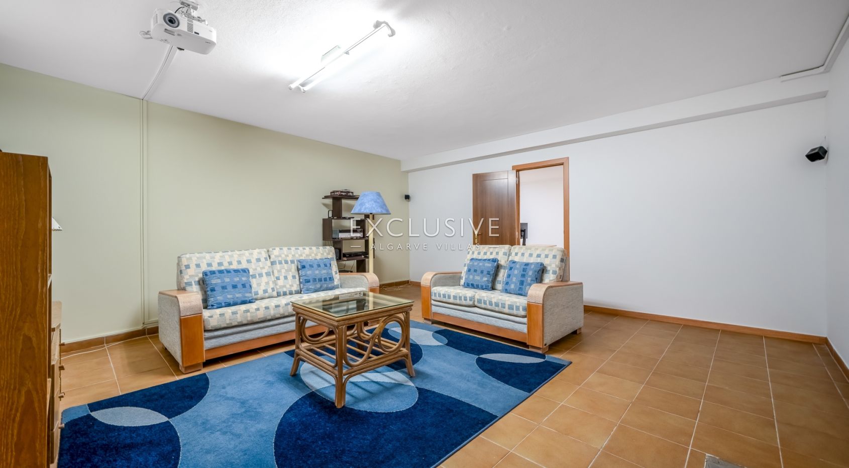 Sea View Villa in Santa Eulália, Walking Distance to the Beach, Albufeira
