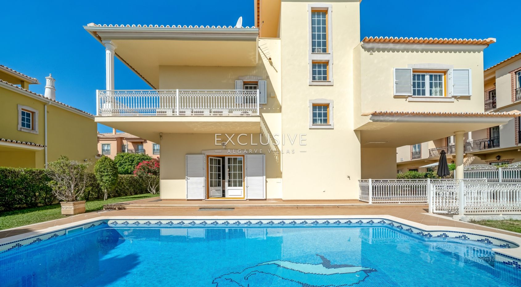 Sea View Villa in Santa Eulália, Walking Distance to the Beach, Albufeira
