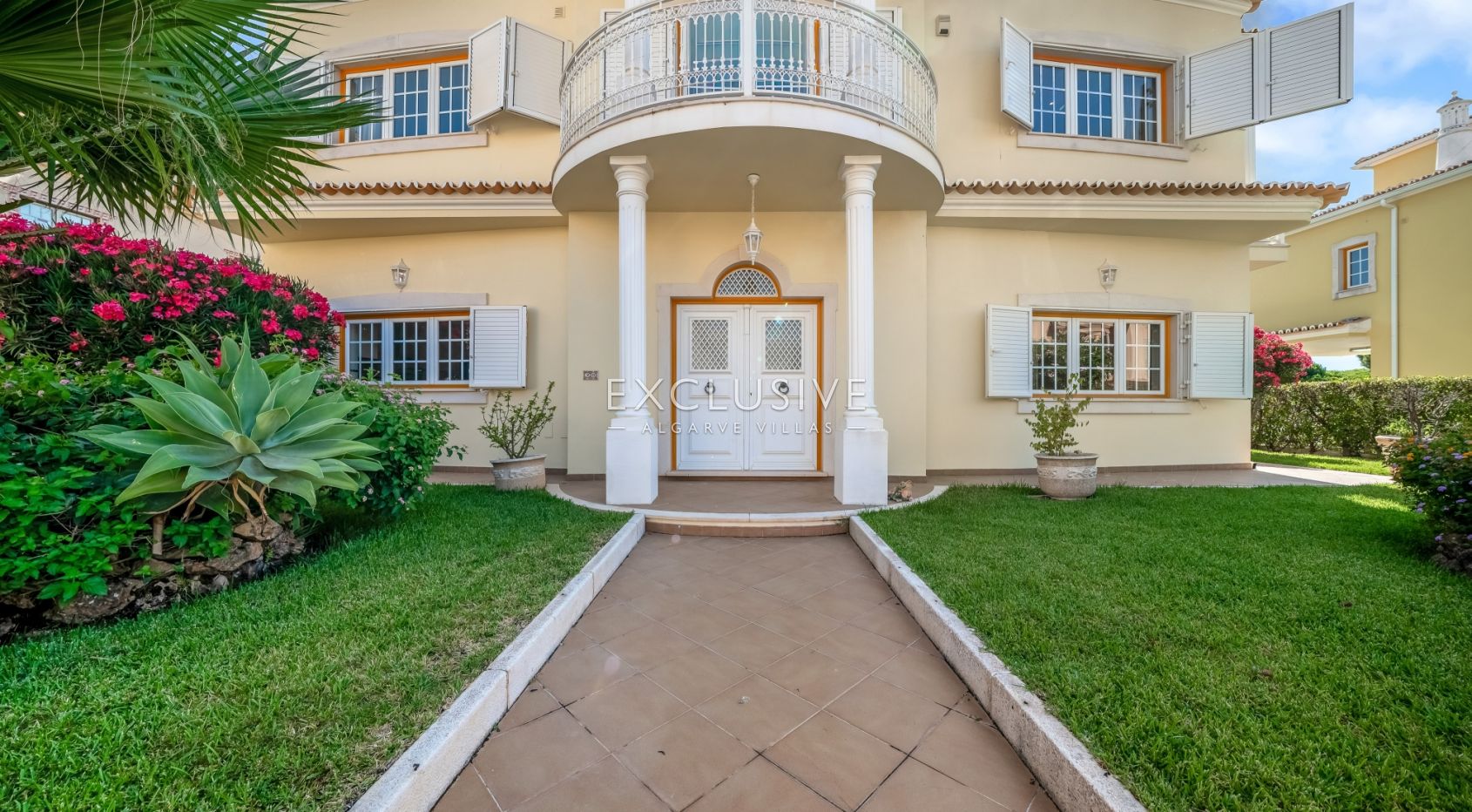 Sea View Villa in Santa Eulália, Walking Distance to the Beach, Albufeira