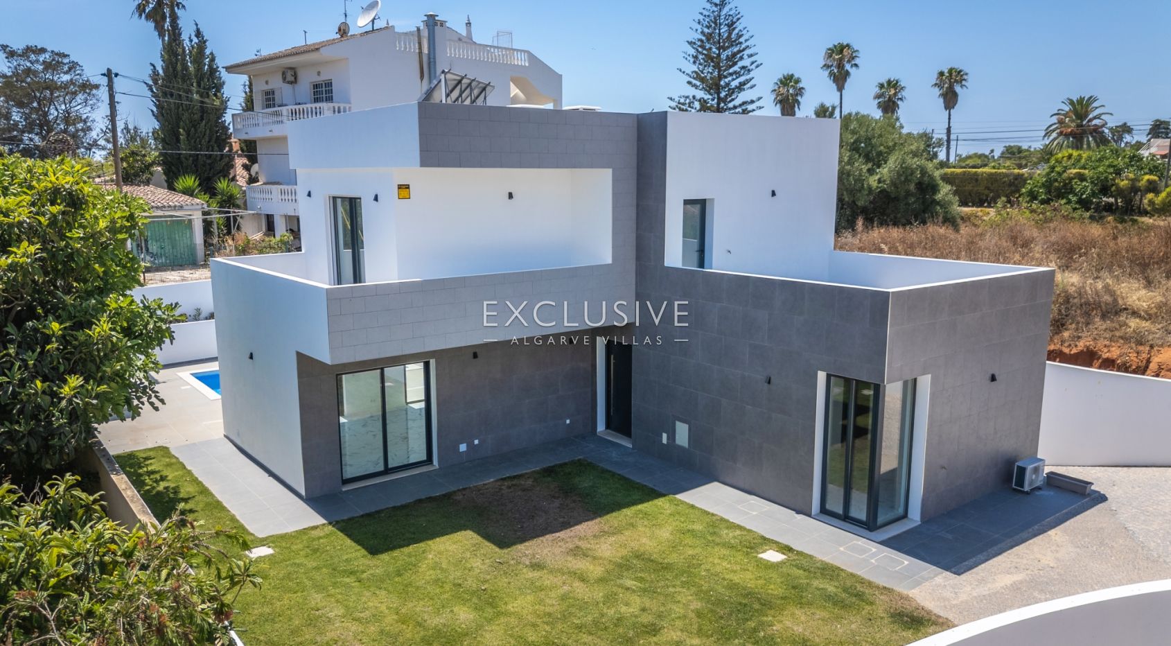 Modern 3+1 Bedroom Villa with Pool and Garden in Lagos, Algarve
