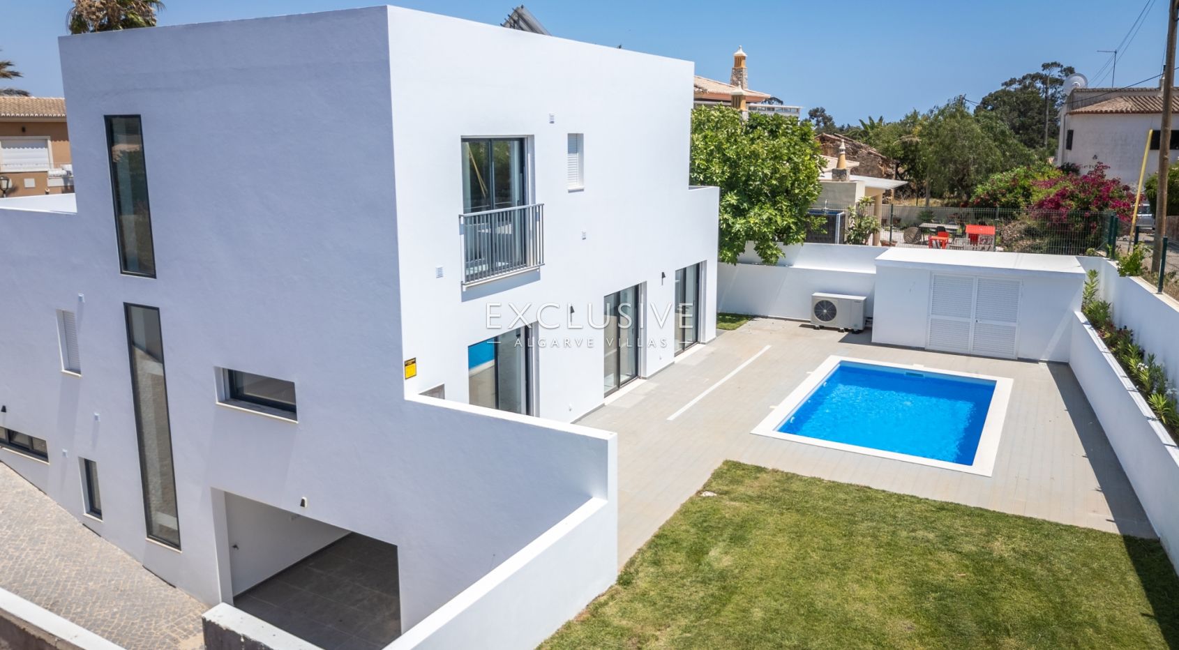 Modern 3+1 Bedroom Villa with Pool and Garden in Lagos, Algarve