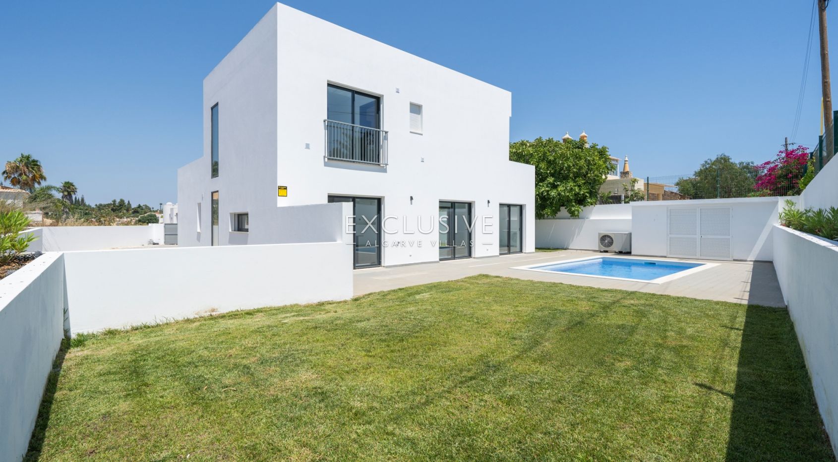 Modern 3+1 Bedroom Villa with Pool and Garden in Lagos, Algarve