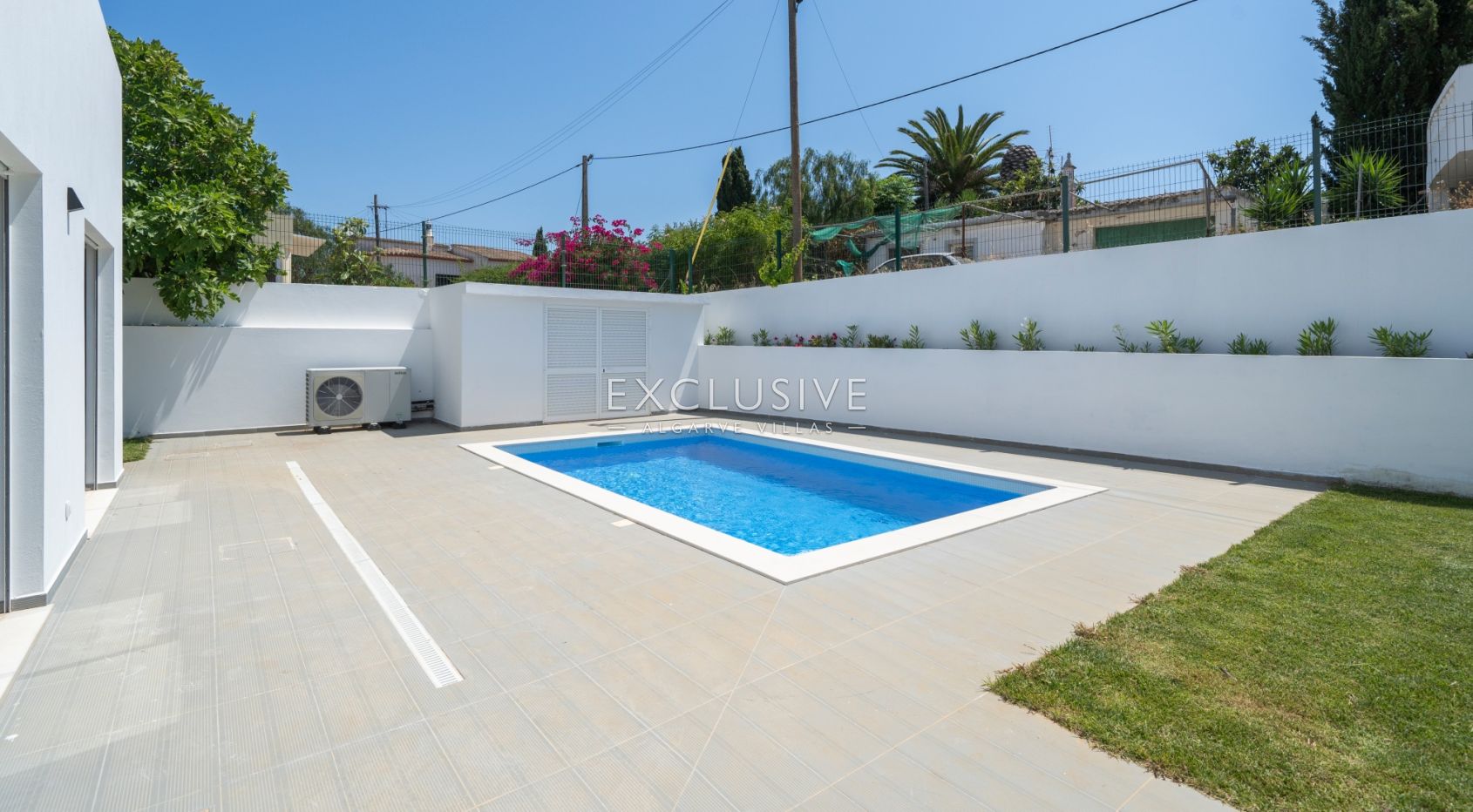 Modern 3+1 Bedroom Villa with Pool and Garden in Lagos, Algarve