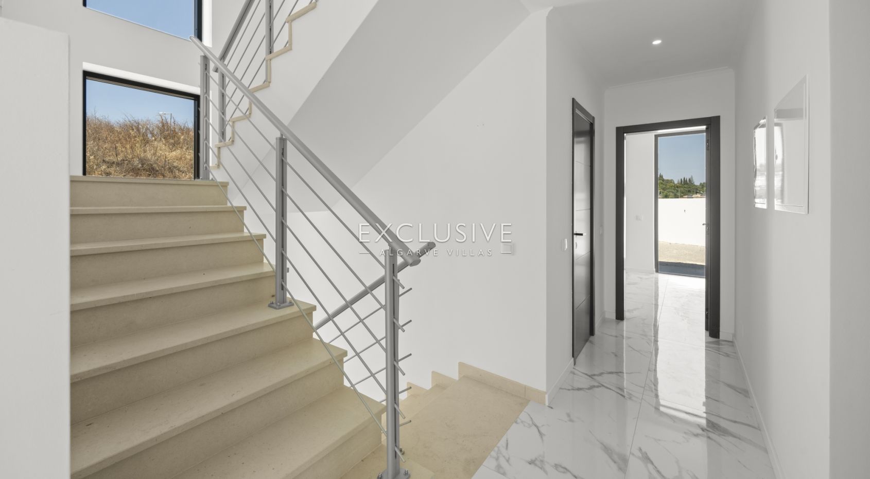 Modern 3+1 Bedroom Villa with Pool and Garden in Lagos, Algarve