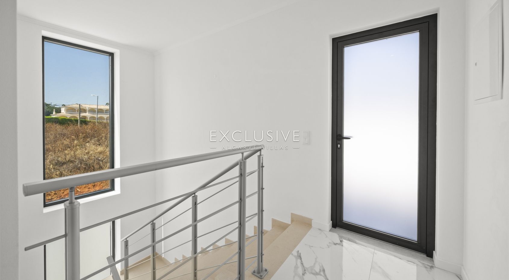 Modern 3+1 Bedroom Villa with Pool and Garden in Lagos, Algarve