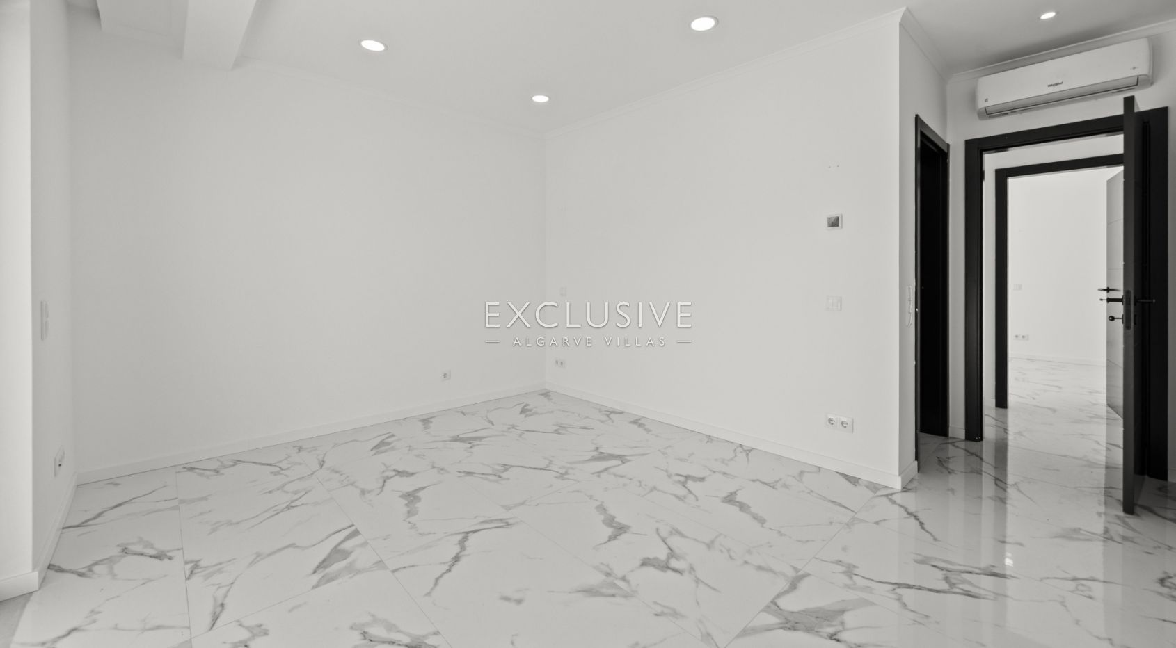 Modern 3+1 Bedroom Villa with Pool and Garden in Lagos, Algarve