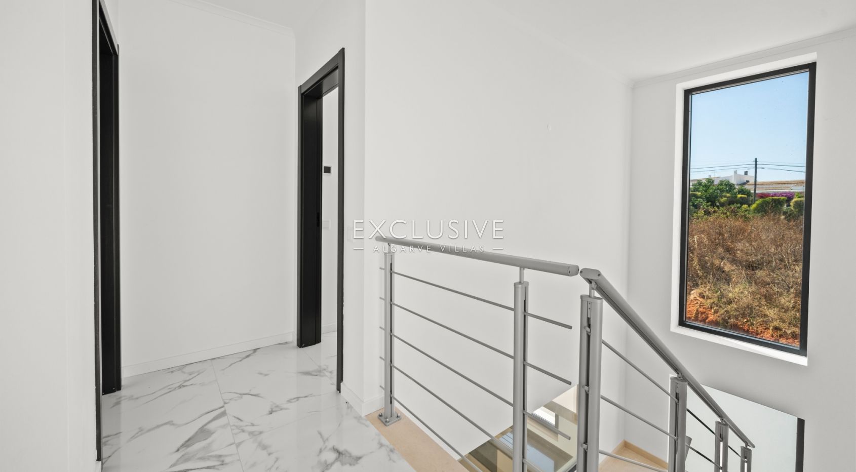 Modern 3+1 Bedroom Villa with Pool and Garden in Lagos, Algarve