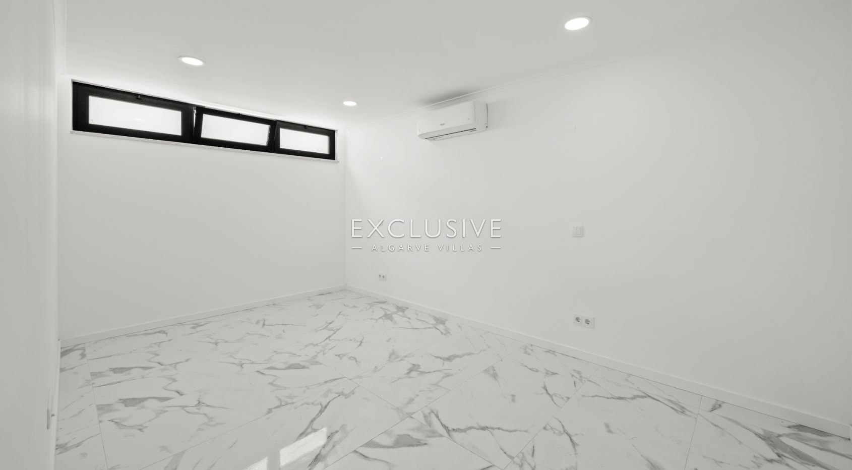 Modern 3+1 Bedroom Villa with Pool and Garden in Lagos, Algarve