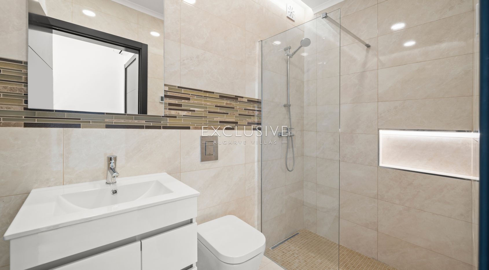 Modern 3+1 Bedroom Villa with Pool and Garden in Lagos, Algarve