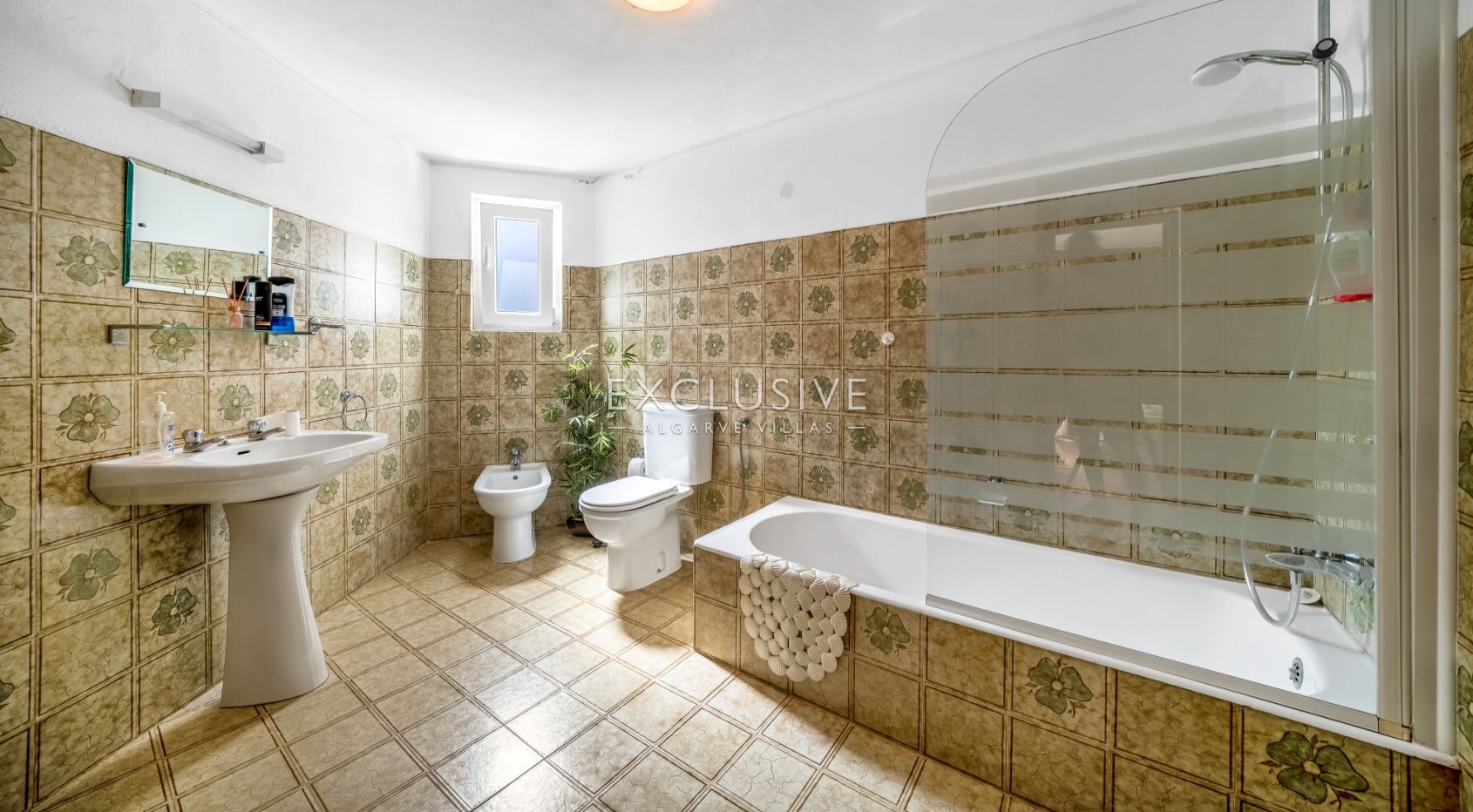 Renovation Villa with Sea Views in Falfeira, Lagos
