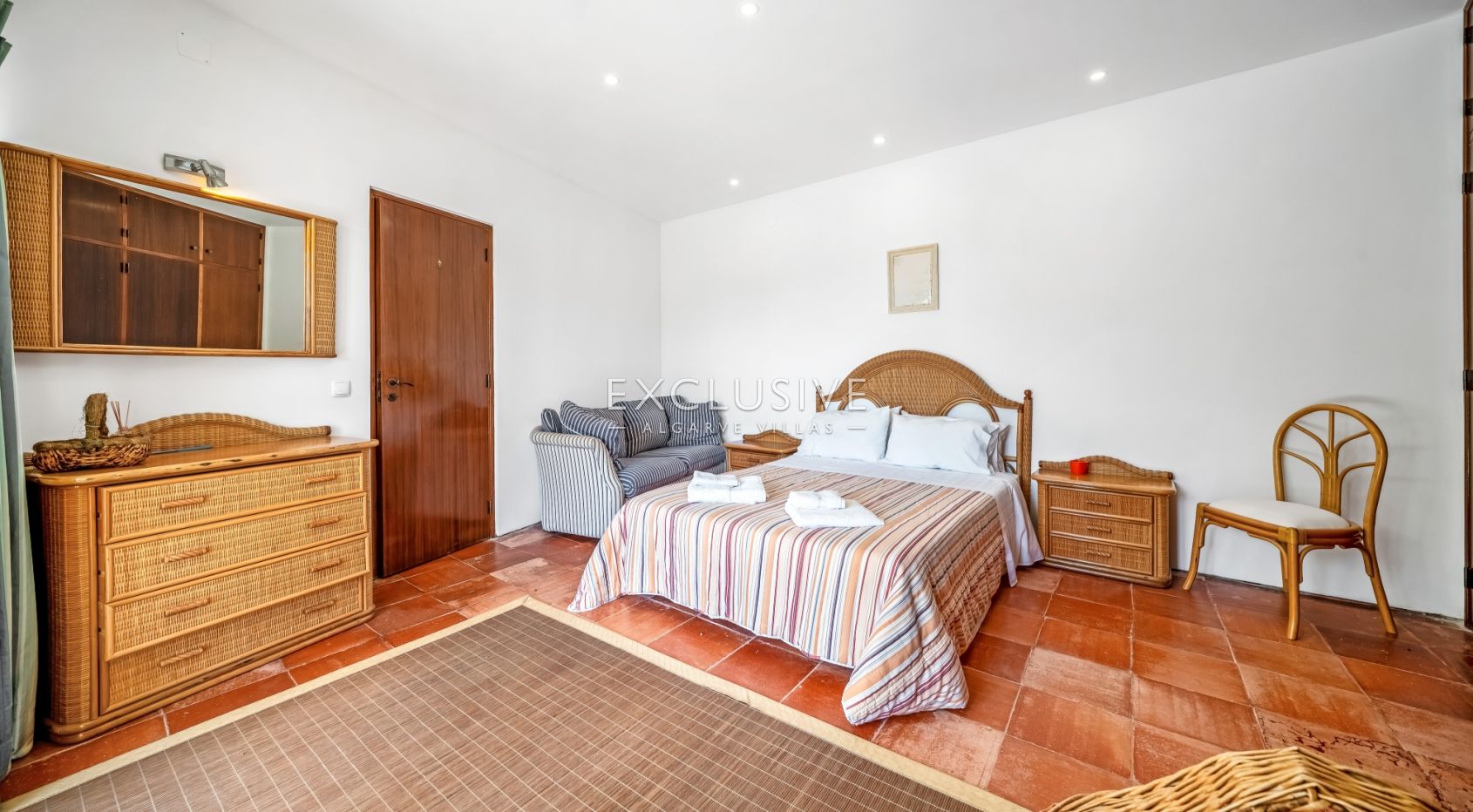 Renovation Villa with Sea Views in Falfeira, Lagos