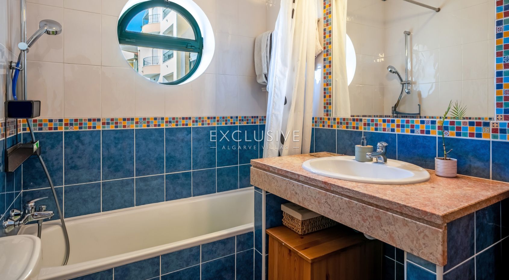 3 Bed Sea View Apartment in Lagos, Algarve with Garage & Lift