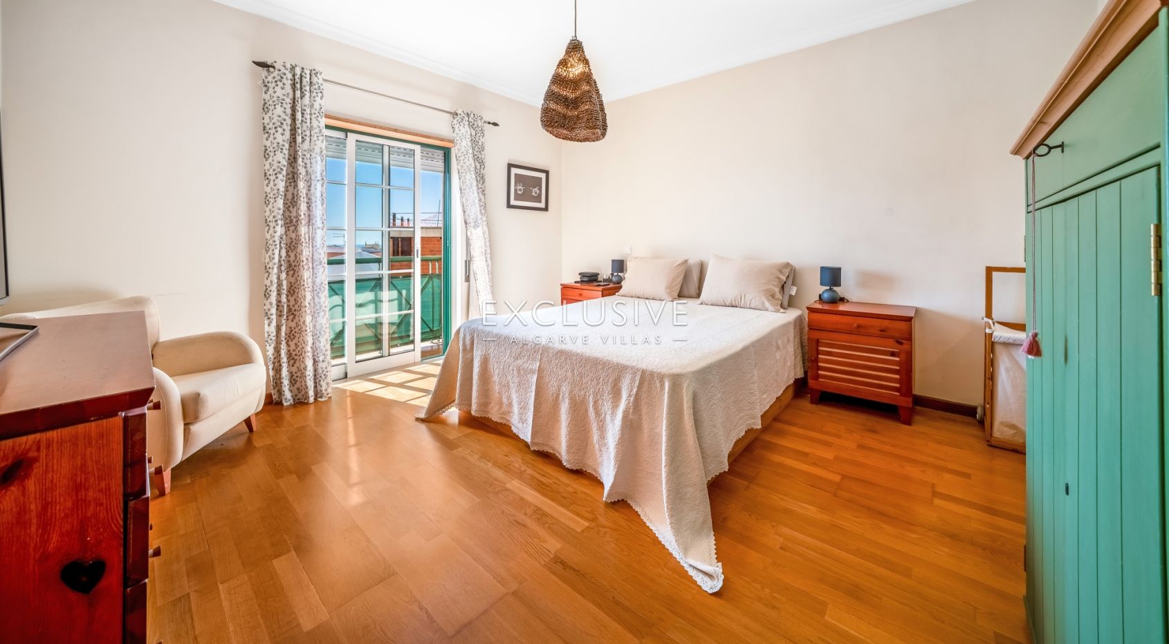 3 Bed Sea View Apartment in Lagos, Algarve with Garage & Lift
