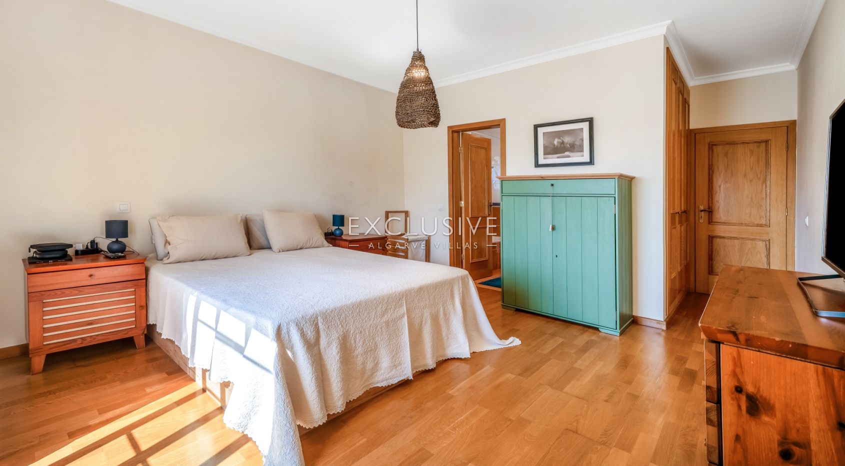 3 Bed Sea View Apartment in Lagos, Algarve with Garage & Lift