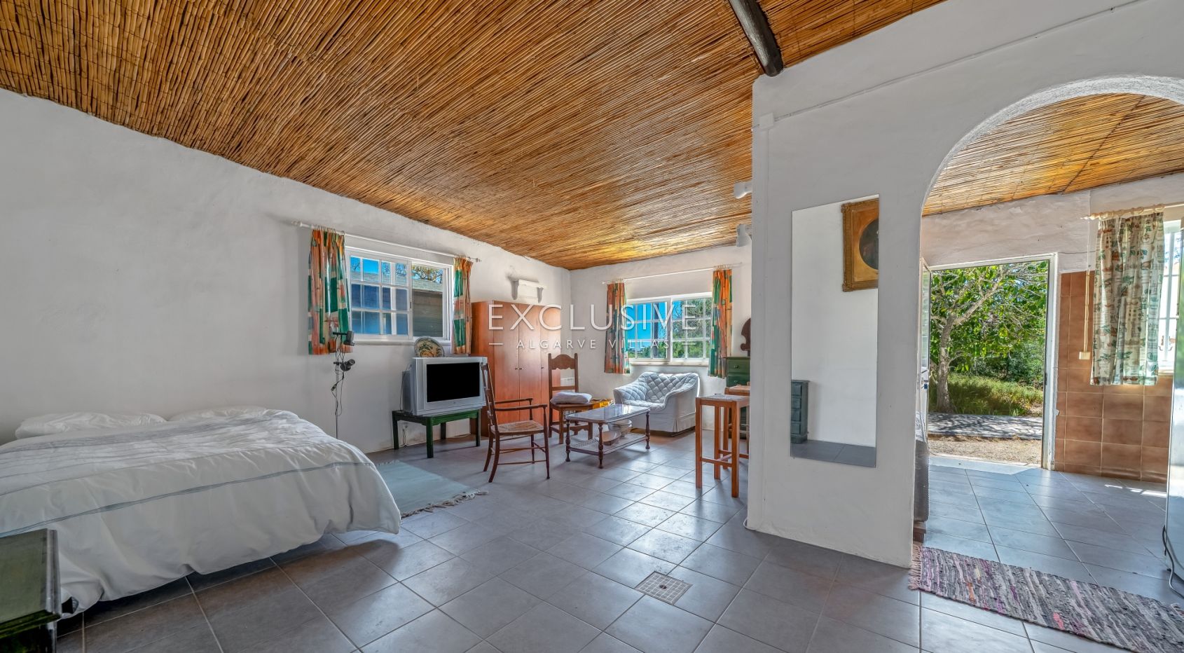 Charming Quinta, Pool, Sea Views & Fruit Orchards, Carvoeiro