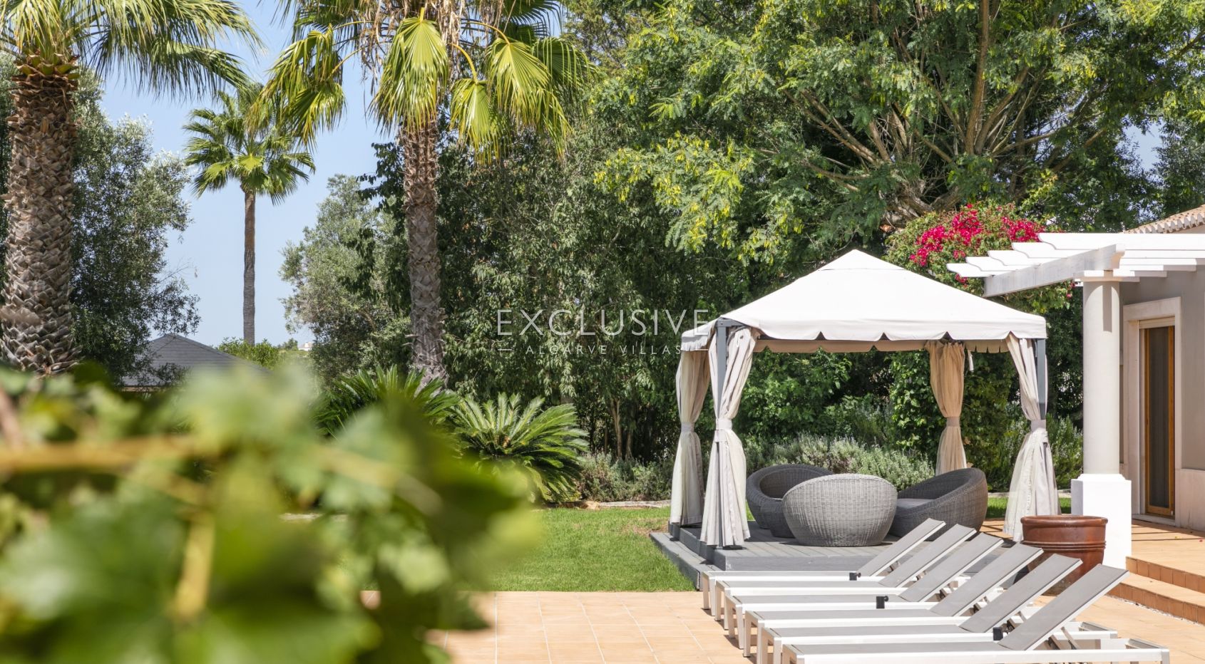 Golf front villa 5 bedrooms Golf Resort in Carvoeiro on double plot with private pool