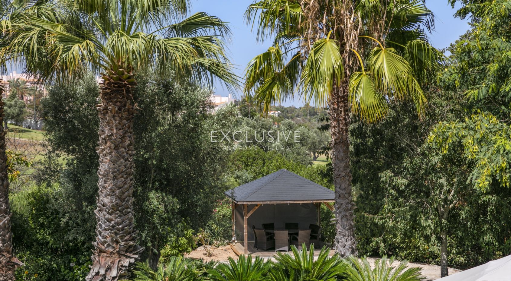 Golf front villa 5 bedrooms Golf Resort in Carvoeiro on double plot with private pool