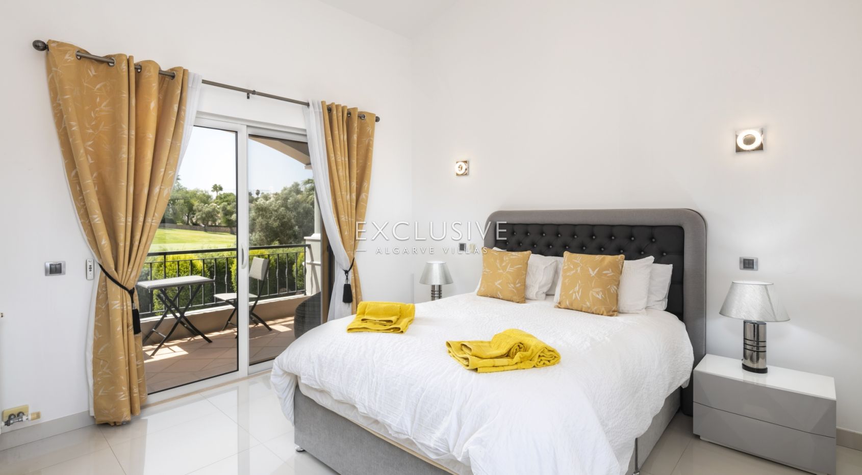 Golf front villa 5 bedrooms Golf Resort in Carvoeiro on double plot with private pool
