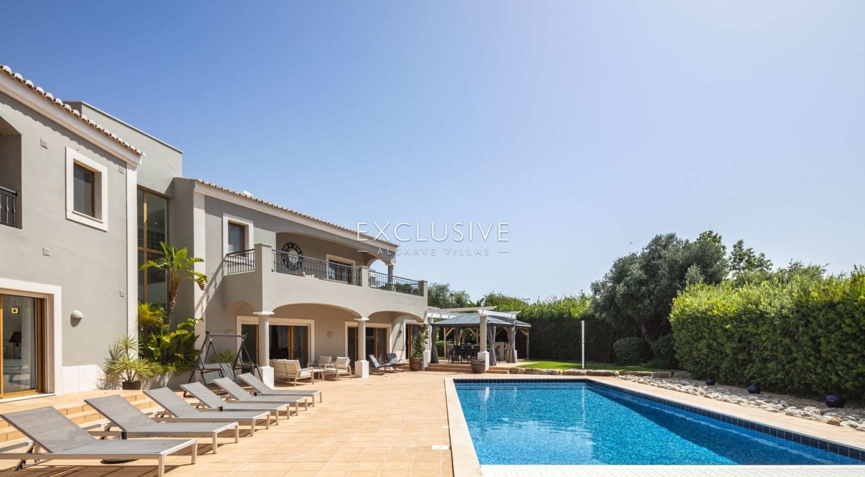 Golf front villa 5 bedrooms Golf Resort in Carvoeiro on double plot with private pool