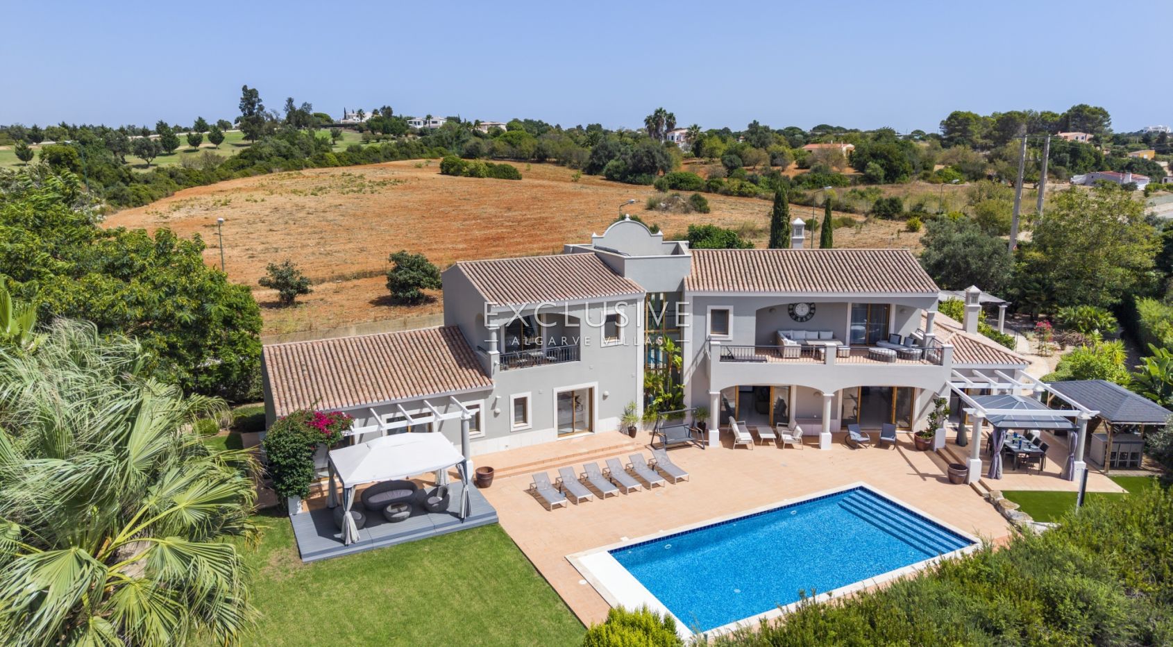 Golf front villa 5 bedrooms Golf Resort in Carvoeiro on double plot with private pool