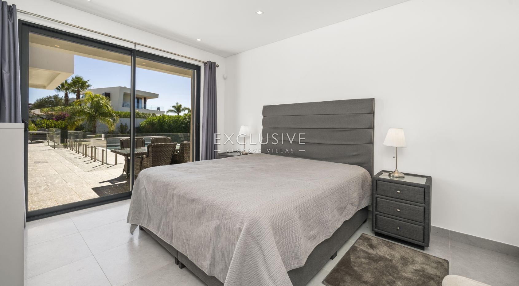 Elegant Family 4 bed Villa with pool Near Porto de Mos Beach, Lagos