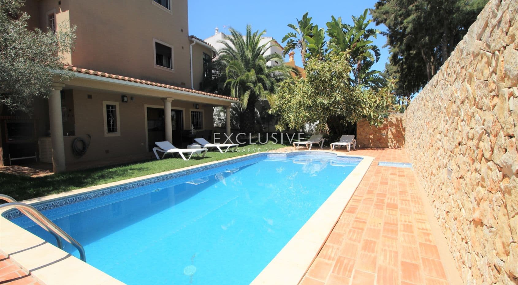 Spacious villa with very high quality interiors in Lagos Center-1