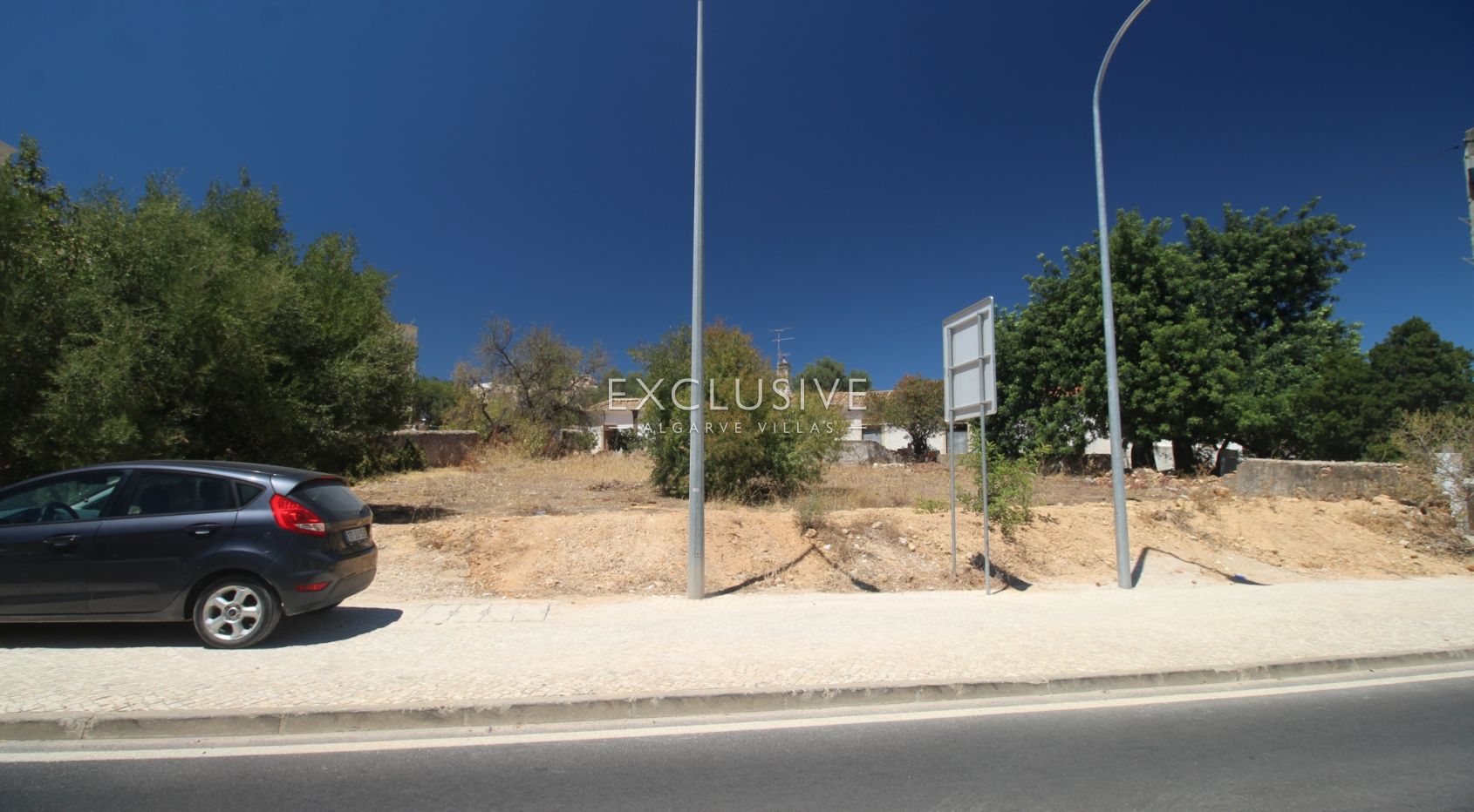 Great Opportunity Urban Plot to develop in the center of Almancil, near Qta do Lago
