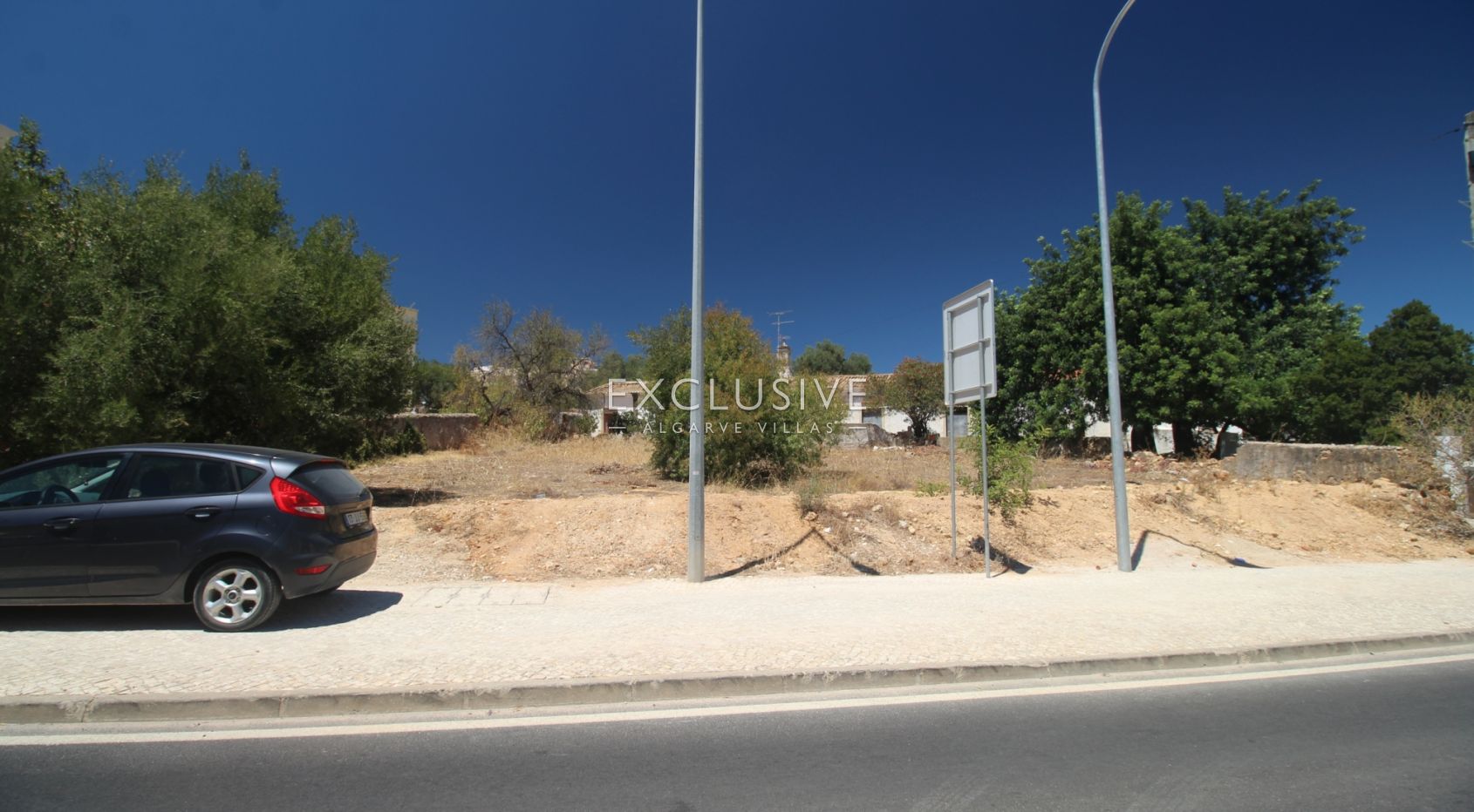Great Opportunity Urban Plot to develop in the center of Almancil, near Qta do Lago