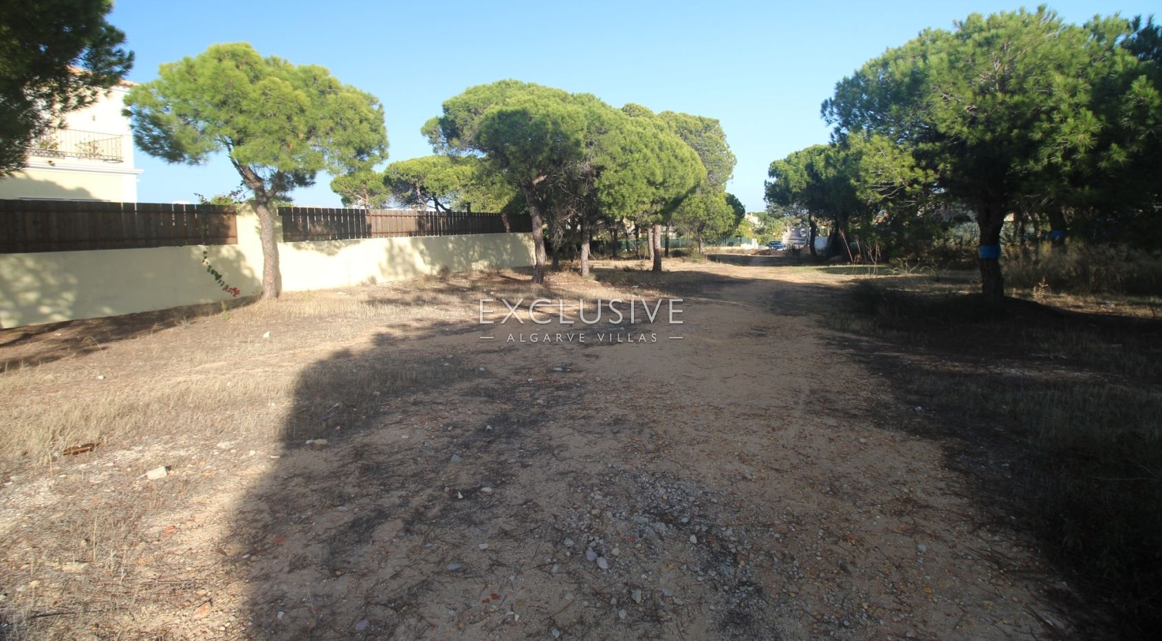 Unique building plot within prestigeous urbanization near Quinta do Lago