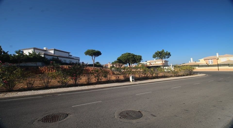 Plot in urbanization near Quinta do Lago-2