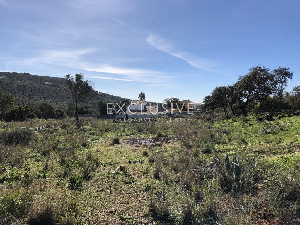 Large plot for construction in Loule near amenities