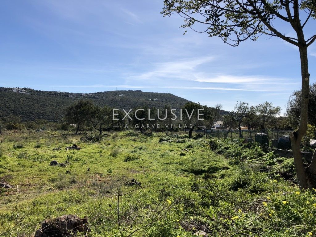 Large plot for construction in Loule near amenities