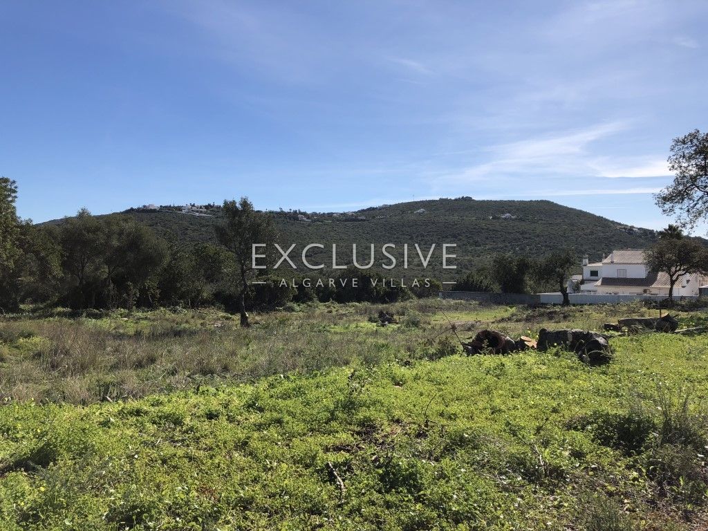 Large plot for construction in Loule near amenities