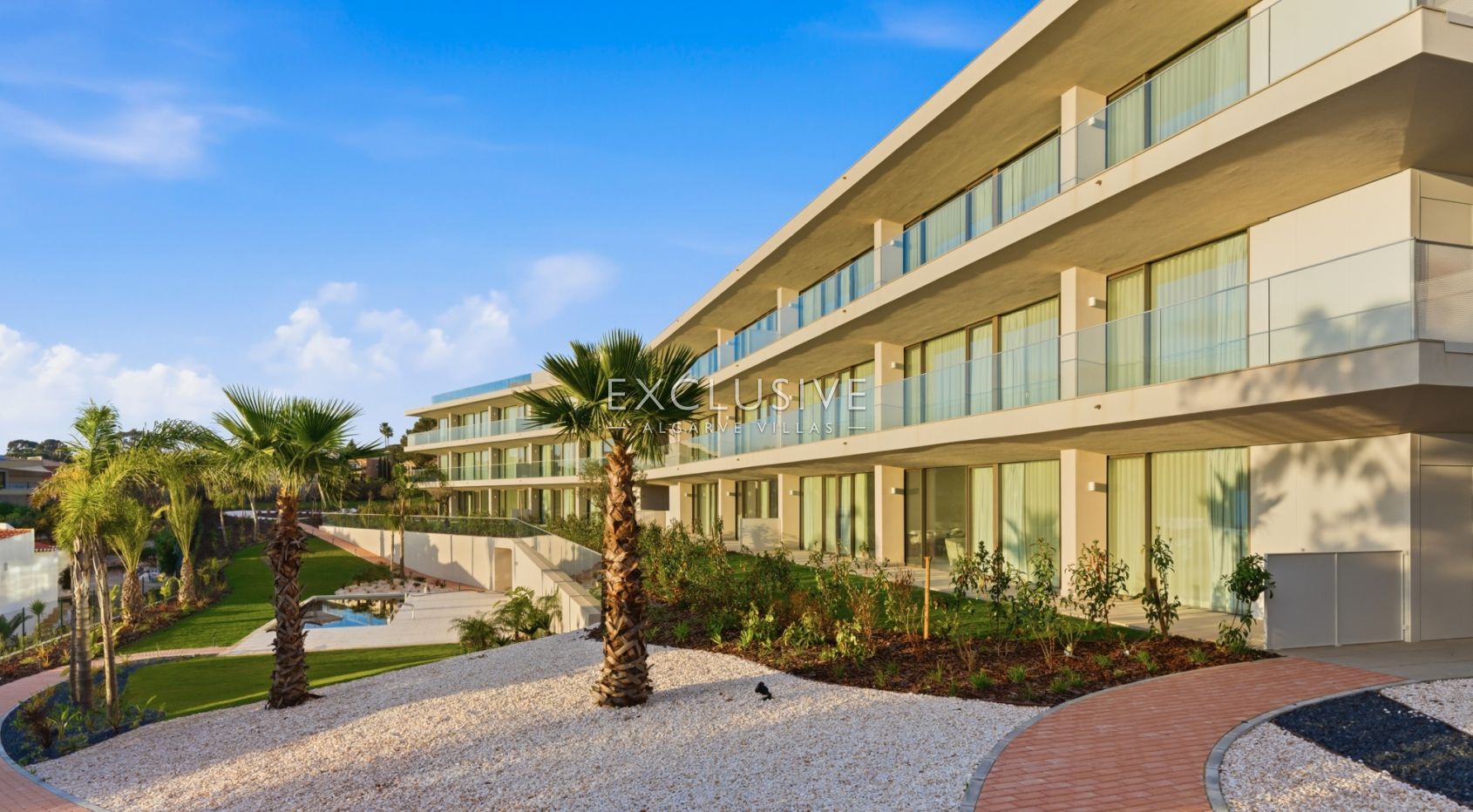 Fantastic 2 bedroom apartments, luxury resort, in Carvoeiro, Algarve