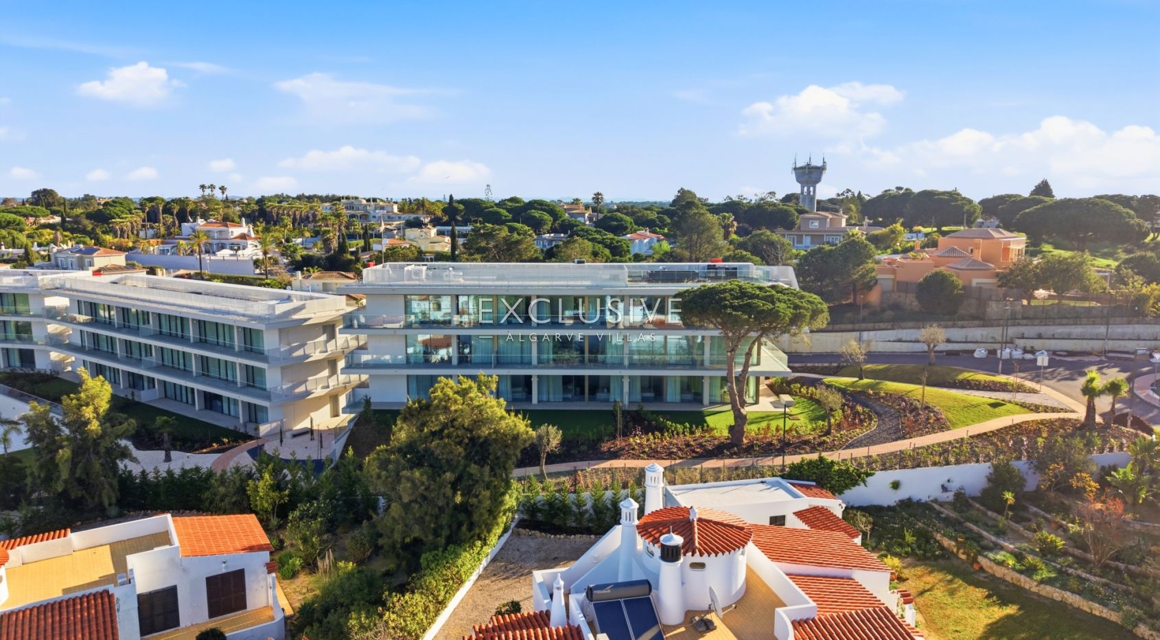 Fantastic 2 bedroom apartments, luxury resort, in Carvoeiro, Algarve