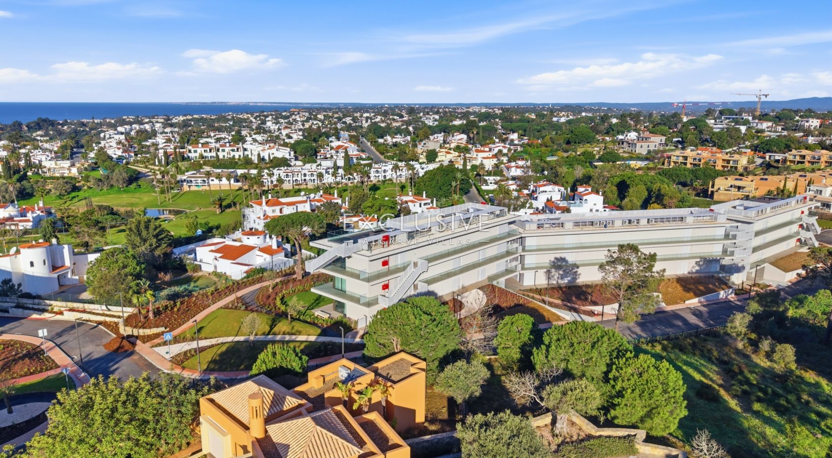 Fantastic 2 bedroom apartments, luxury resort, in Carvoeiro, Algarve