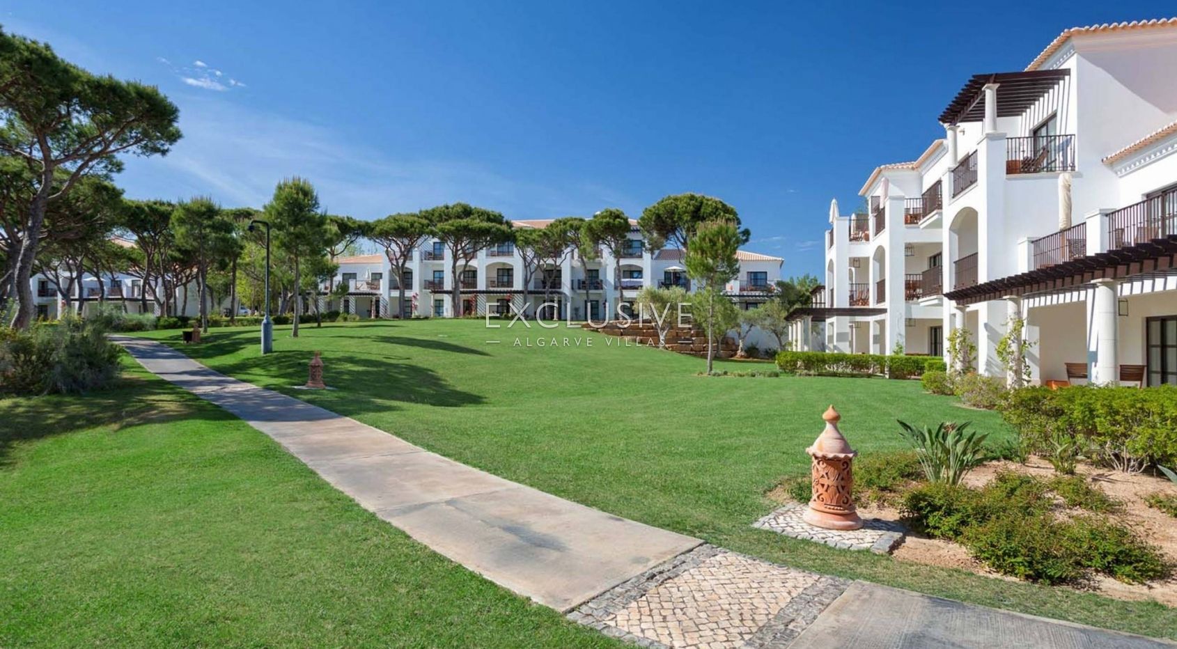 Fantastic 2 bedrooms apartment, overlooking golf course, Albufeira, Algarve