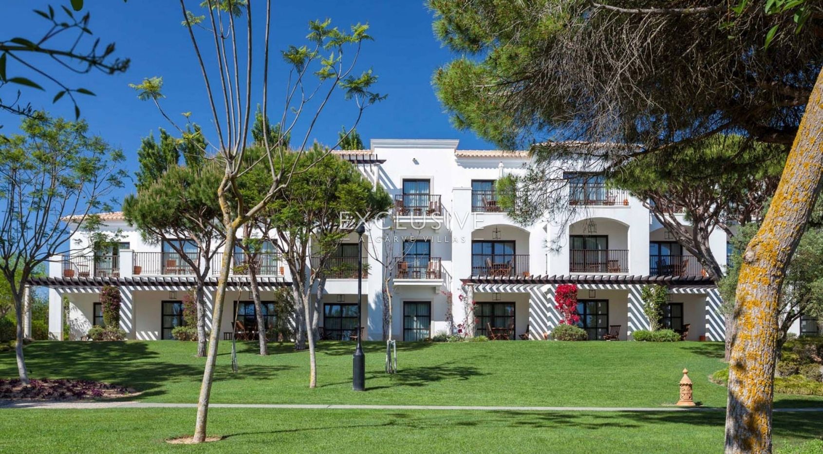 Fantastic 2 bedrooms apartment, overlooking golf course, Albufeira, Algarve