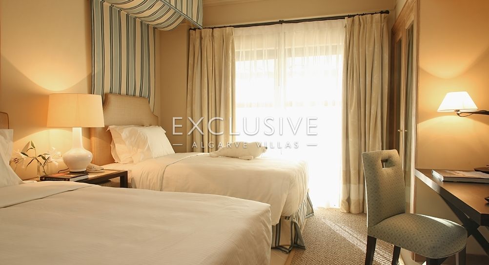 Fantastic 2 bedrooms apartment, overlooking golf course, Albufeira, Algarve