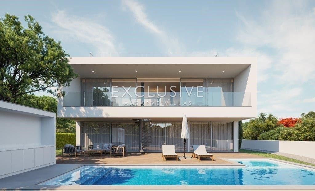 Exceptionally spacious modern villa in Lagos-1
