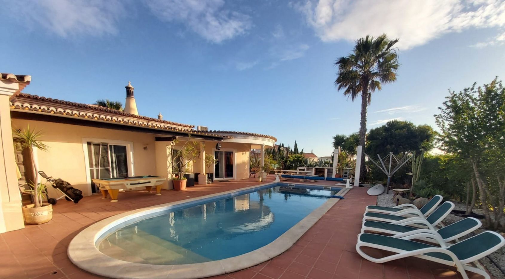 4 bedroom villa with seaviews, Carvoeiro