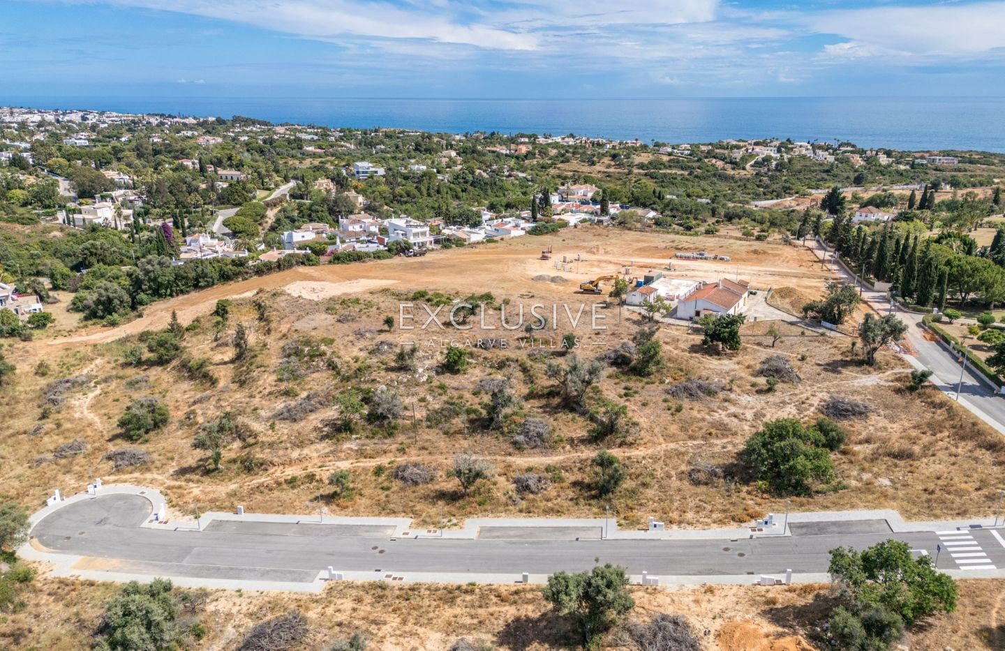 Urban plot for construction of villa near Presa da Moura, Carvoeiro